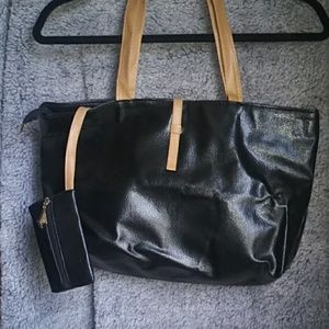 NWOT Black & tan faux leather shoulder bag/purse